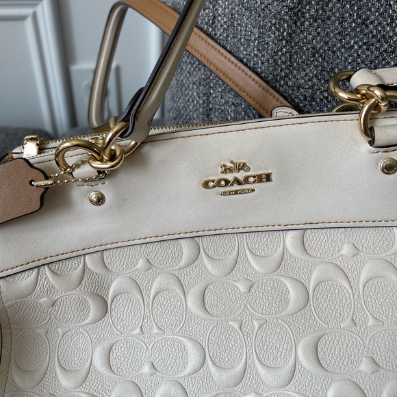 Coach Cream Shoulder Bag - Picture 7 of 16